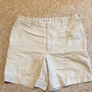 Columbia Men's Khaki Flat Front Casual Shorts